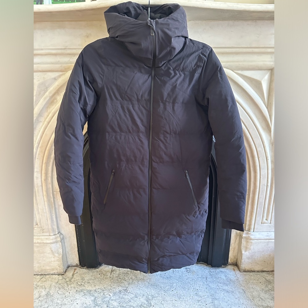 Lululemon puffer winter coat | Size 6